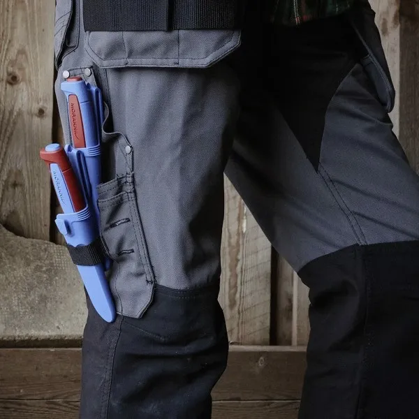 Нож Morakniv Basic 511 лимитированный 2025 углеродистая сталь, пласт. ручка (красная) синяя вставка