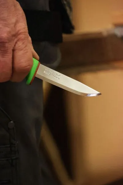 Нож Morakniv Basic 546 лимитированный 2024 нержавеющая сталь, пласт. ручка (зеленая) терракотовая вставка, 14282