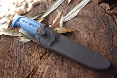 Нож Morakniv Basic 546, нержавеющая сталь, синий, 12241 (На клинке дефект в виде линии в 1,5см)
